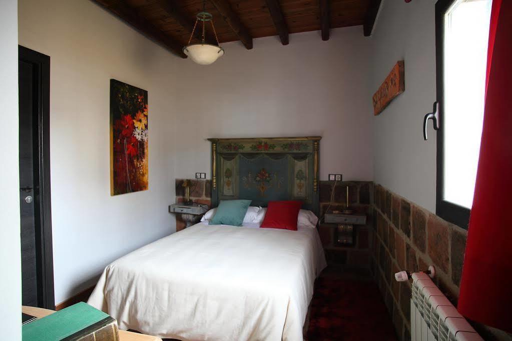 Douris Temple Hotel Soria Bagian luar foto
