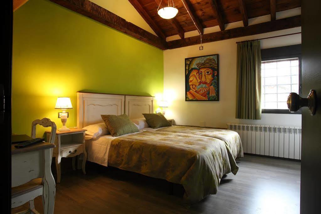 Douris Temple Hotel Soria Bagian luar foto